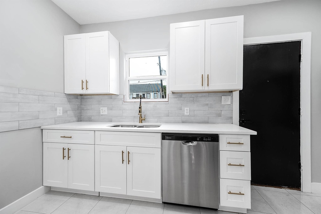 2511 Arbor Street - Photo 10