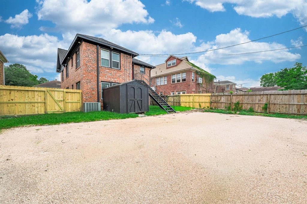 2511 Arbor Street - Photo 14