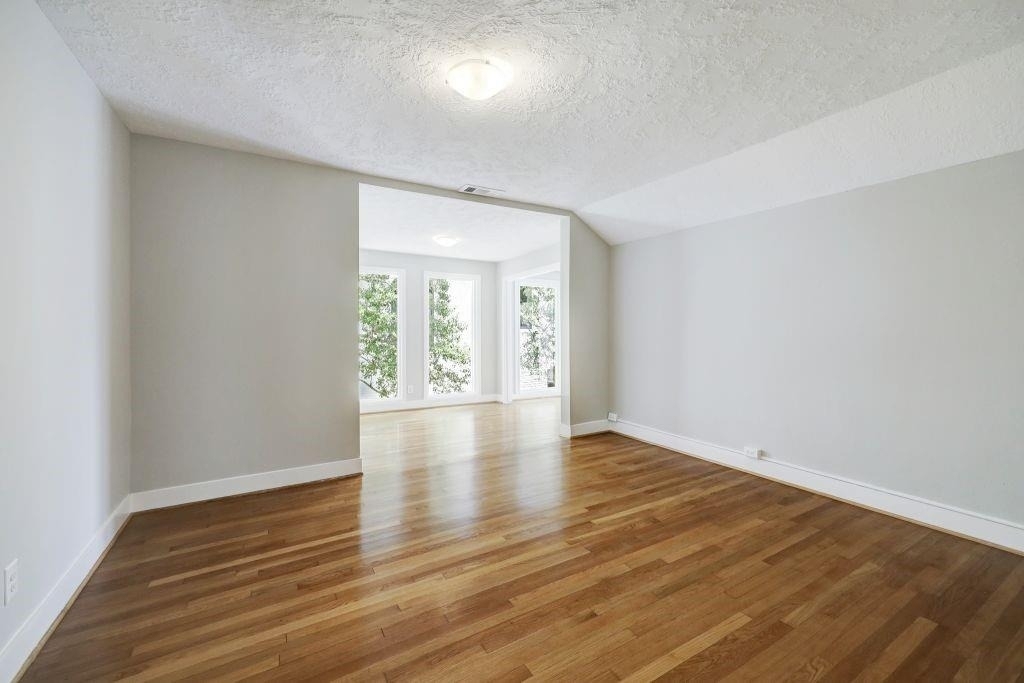 3605 Plumb Street - Photo 14