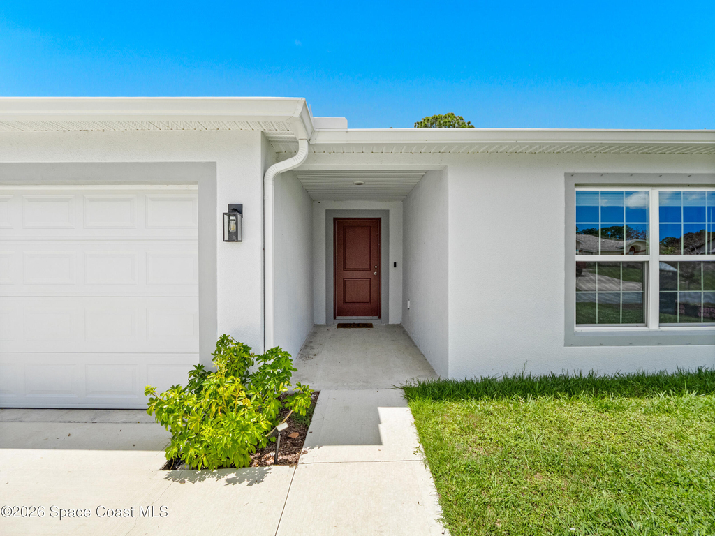 1011 Starfire Street Se - Photo 2