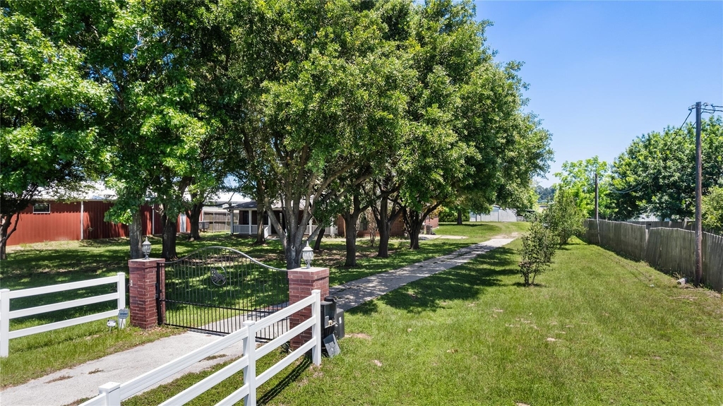 20240 Cypress Rosehill Road - Photo 10