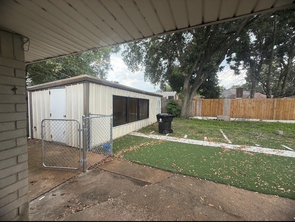 10907 Montverde Lane - Photo 4