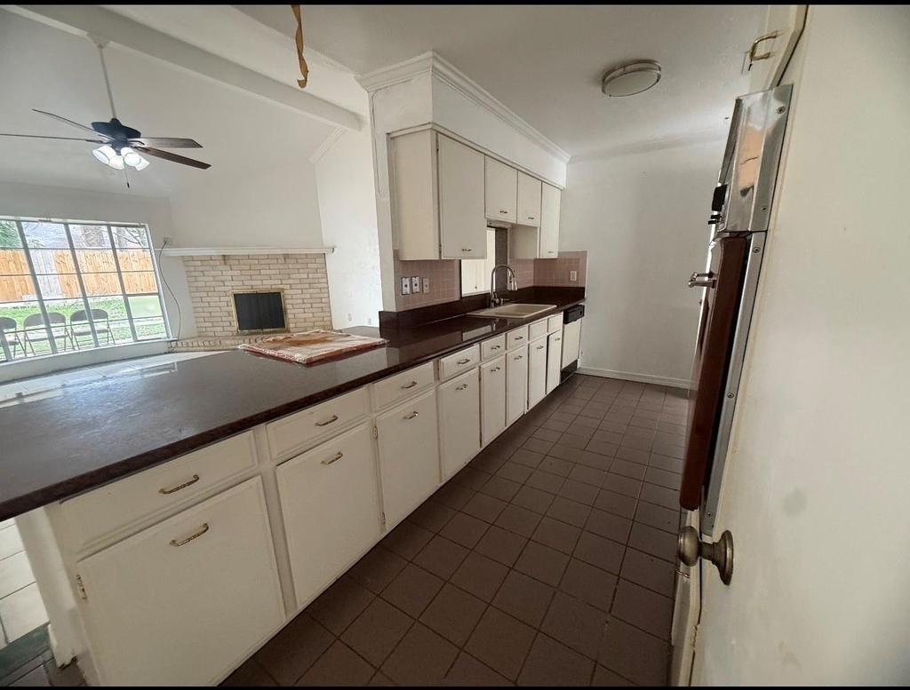 10907 Montverde Lane - Photo 6