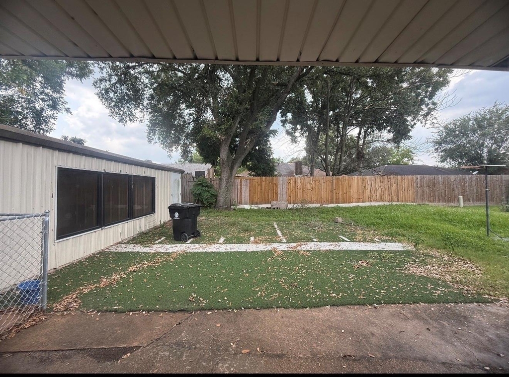 10907 Montverde Lane - Photo 3