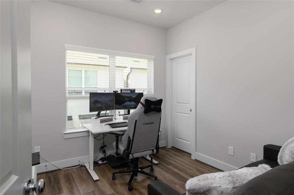 1274 N Post Oak Road - Photo 10