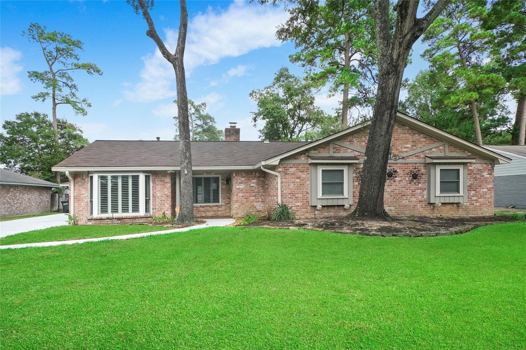 28914 Pine Hill Drive - Photo 1