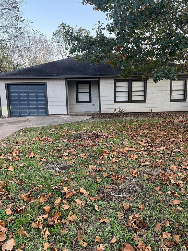 902 Alice Street - Photo 0