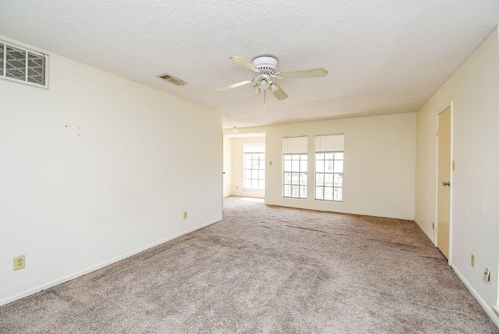 7575 Cambridge Street - Photo 15