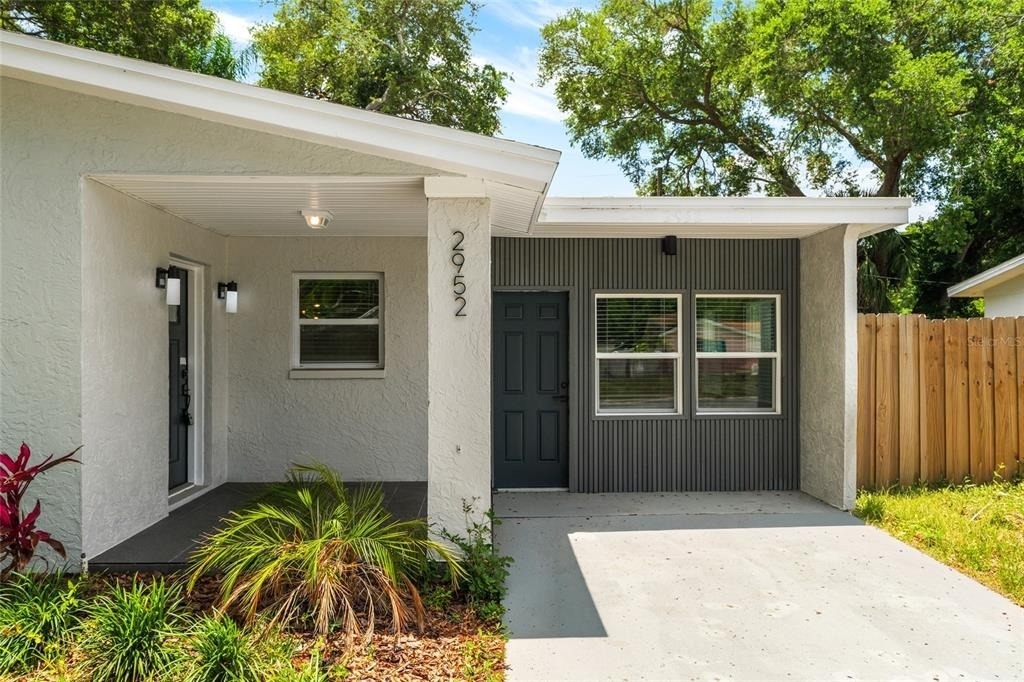 2952 Webley Drive - Photo 4