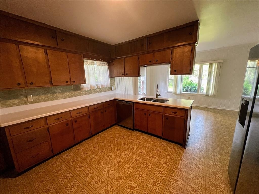 16902 Crawley Road - Photo 9