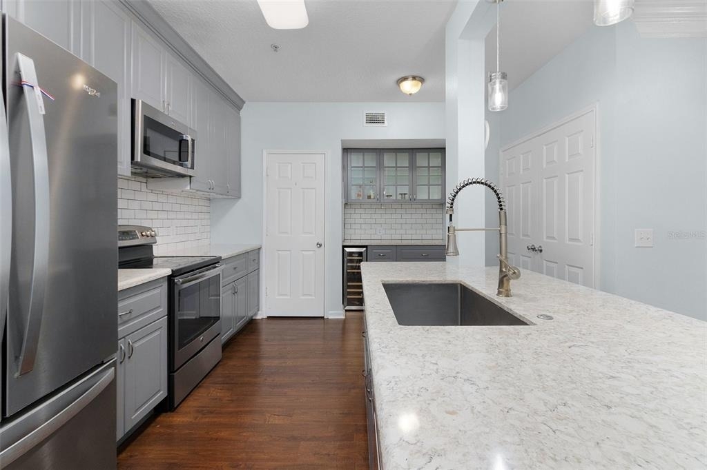 233 Goldenrain Drive - Photo 5