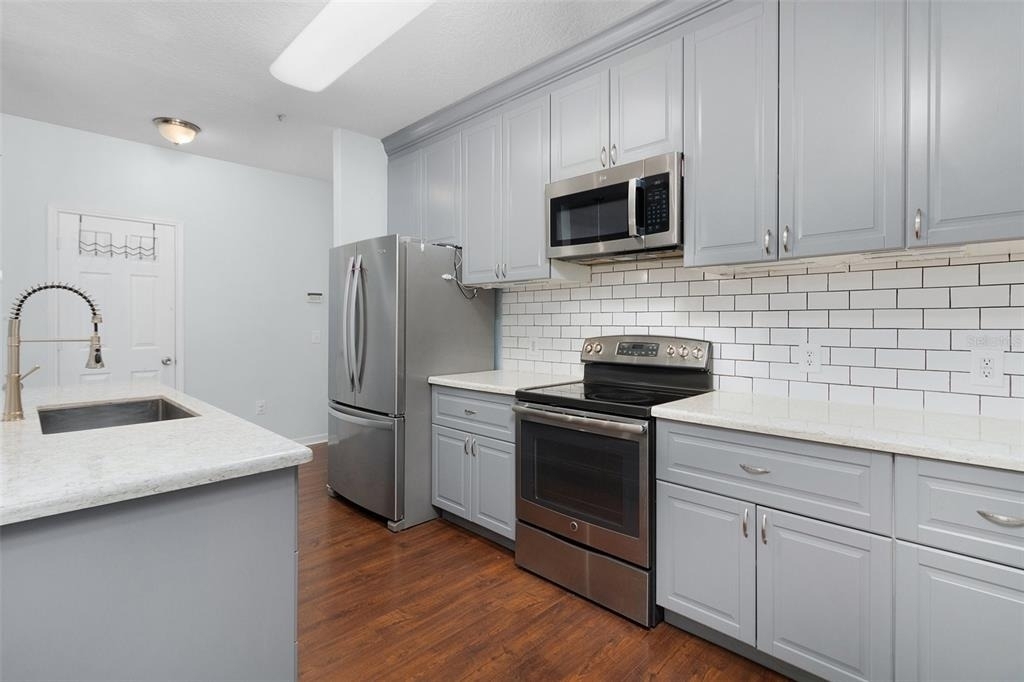 233 Goldenrain Drive - Photo 10