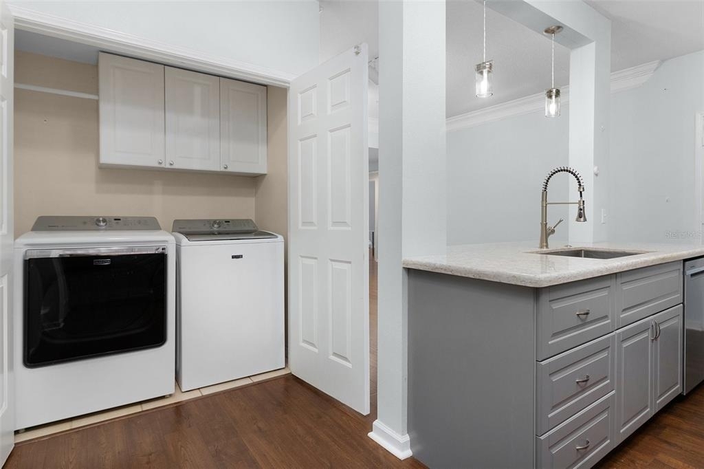 233 Goldenrain Drive - Photo 9
