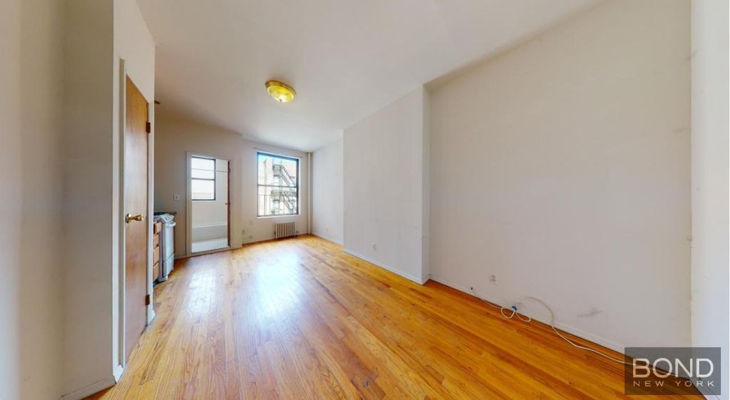 East 90th Street - Photo 7