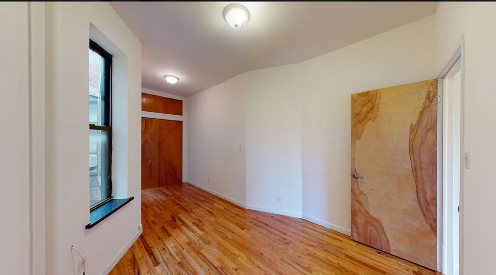 East 90th Street - Photo 2