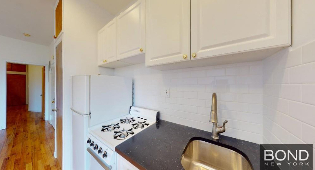 East 90th Street - Photo 1