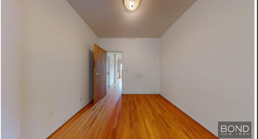 East 90th Street - Photo 3