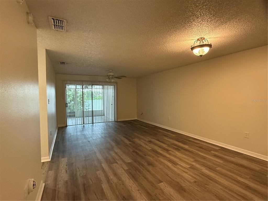 702 Country Lane Ne - Photo 6