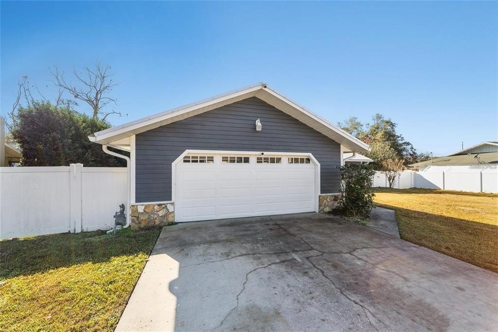 2700 Se 35th Street - Photo 0