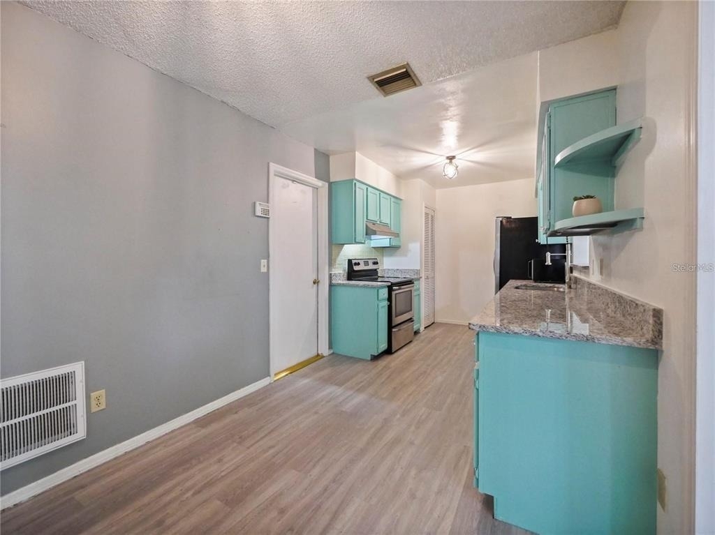 240 Maureen Drive - Photo 33