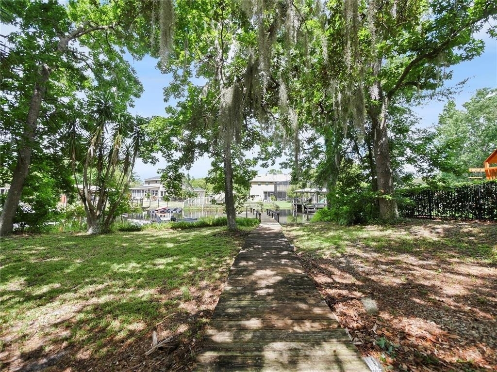 240 Maureen Drive - Photo 45