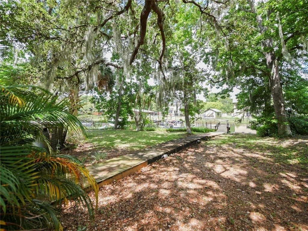 240 Maureen Drive - Photo 44