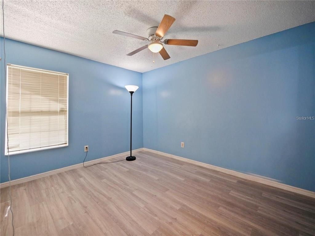 240 Maureen Drive - Photo 24