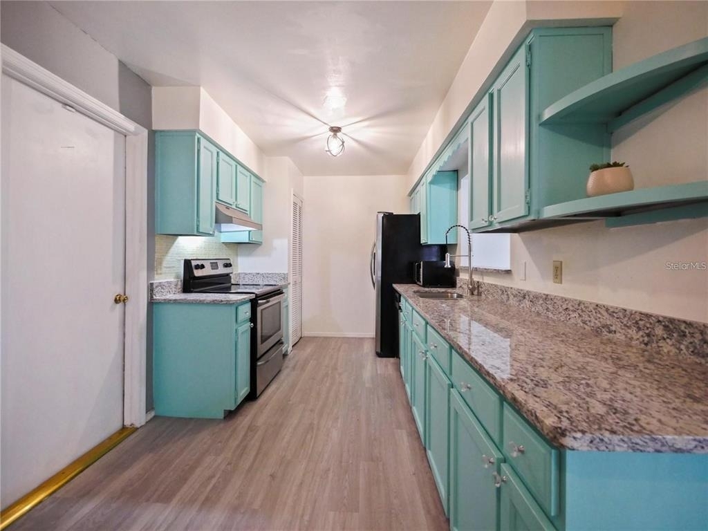 240 Maureen Drive - Photo 34