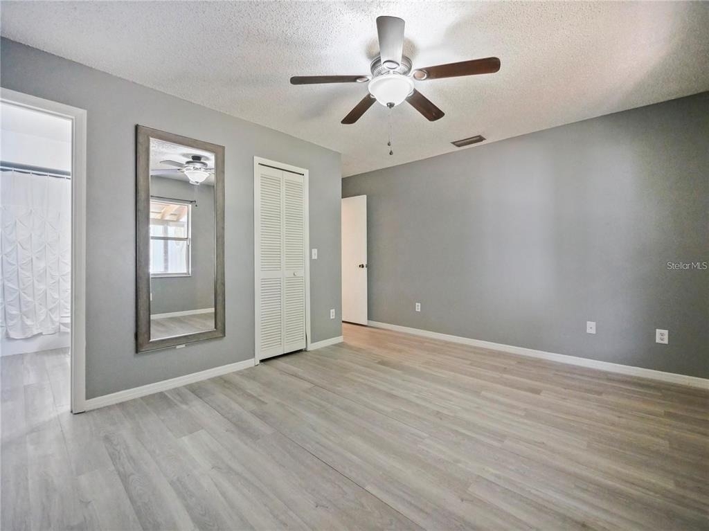 240 Maureen Drive - Photo 5
