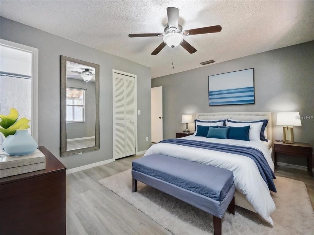 240 Maureen Drive - Photo 4