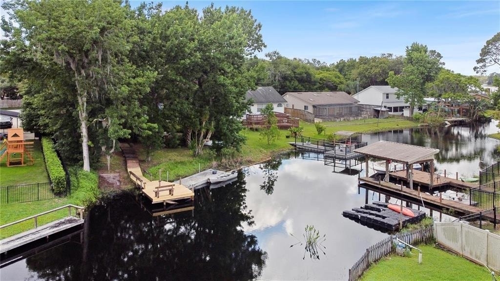 240 Maureen Drive - Photo 7