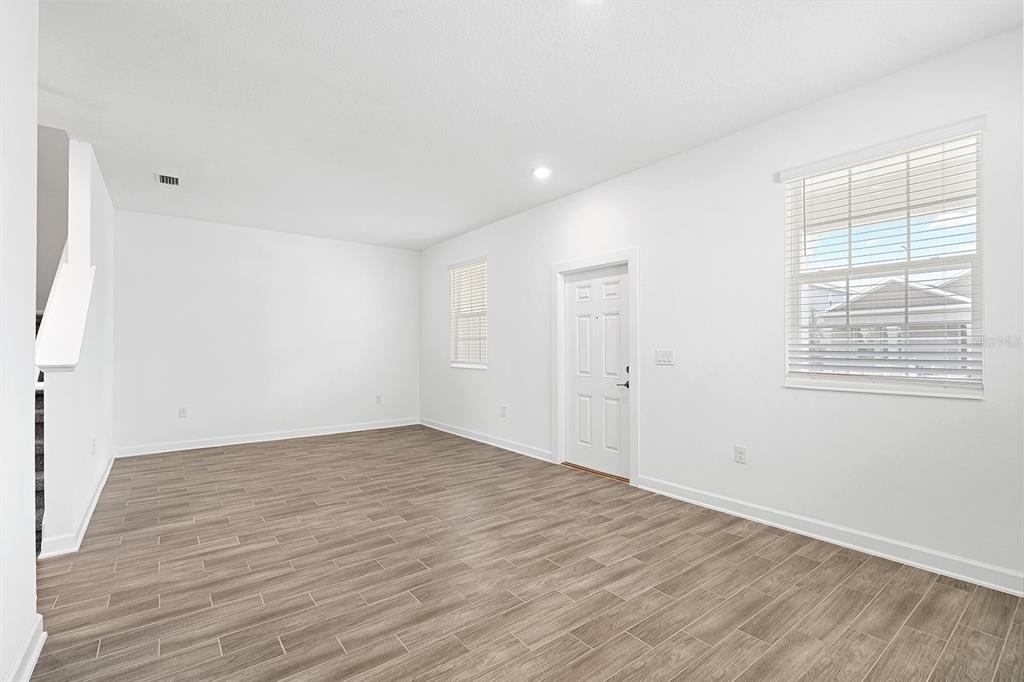 3053 Ella Way - Photo 4