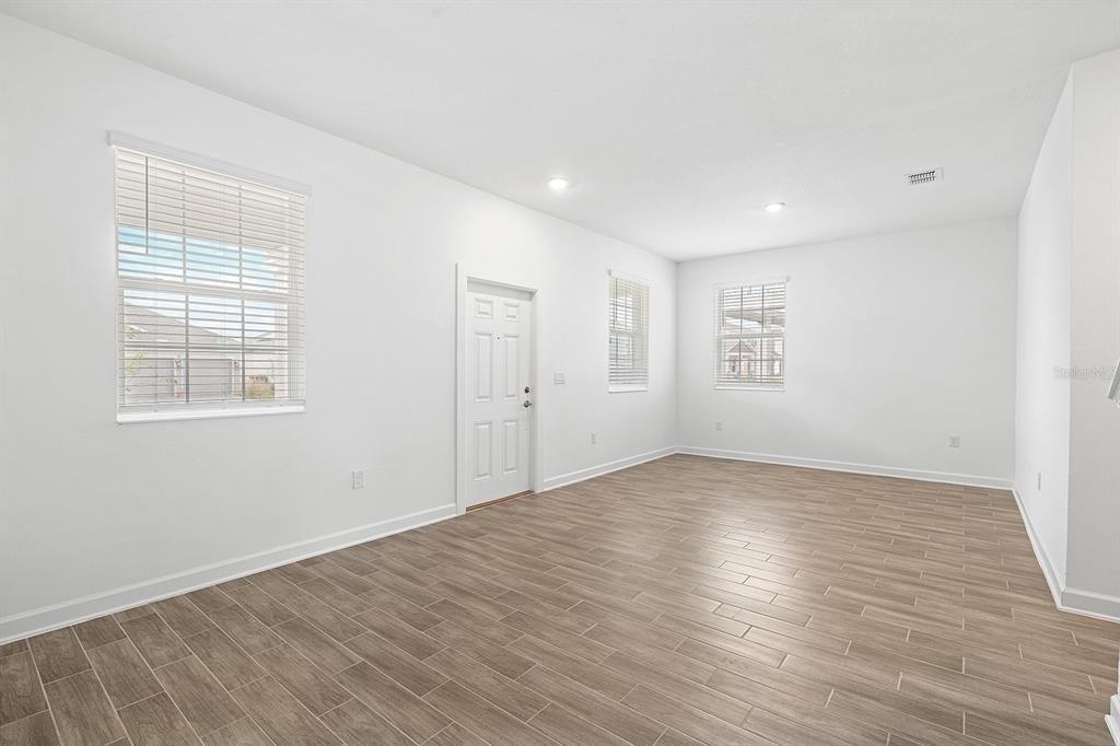 3053 Ella Way - Photo 3