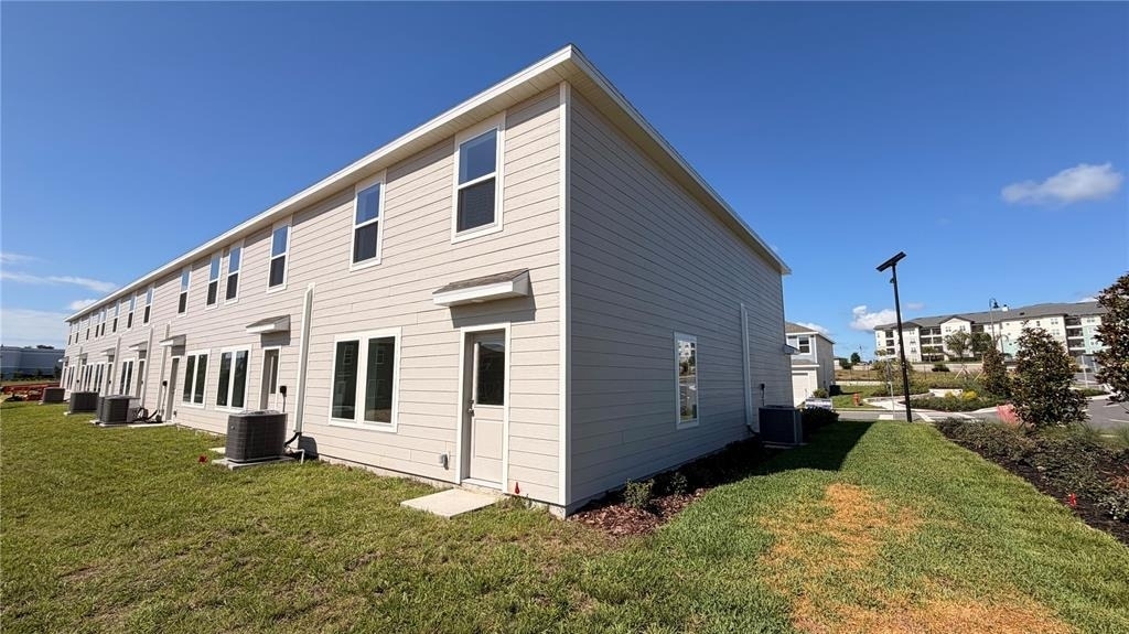 807 Lynx St - Photo 2