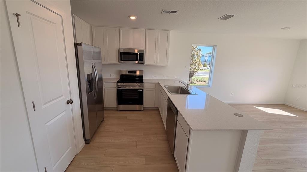 807 Lynx St - Photo 4