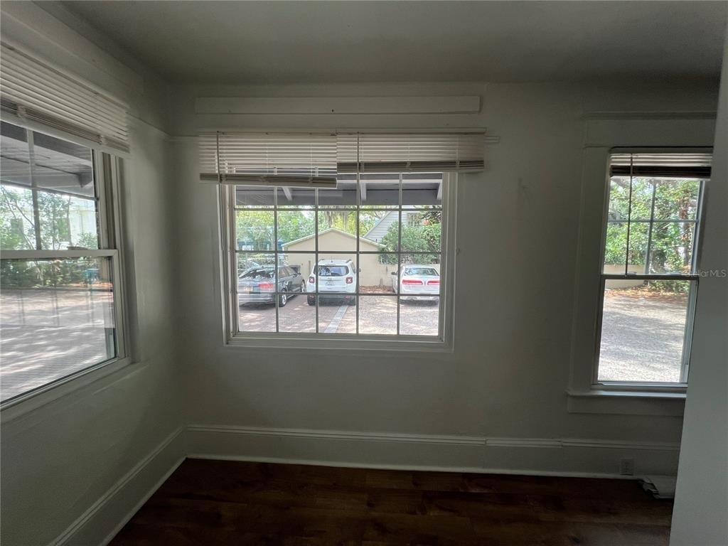510 E Jackson St - Photo 7