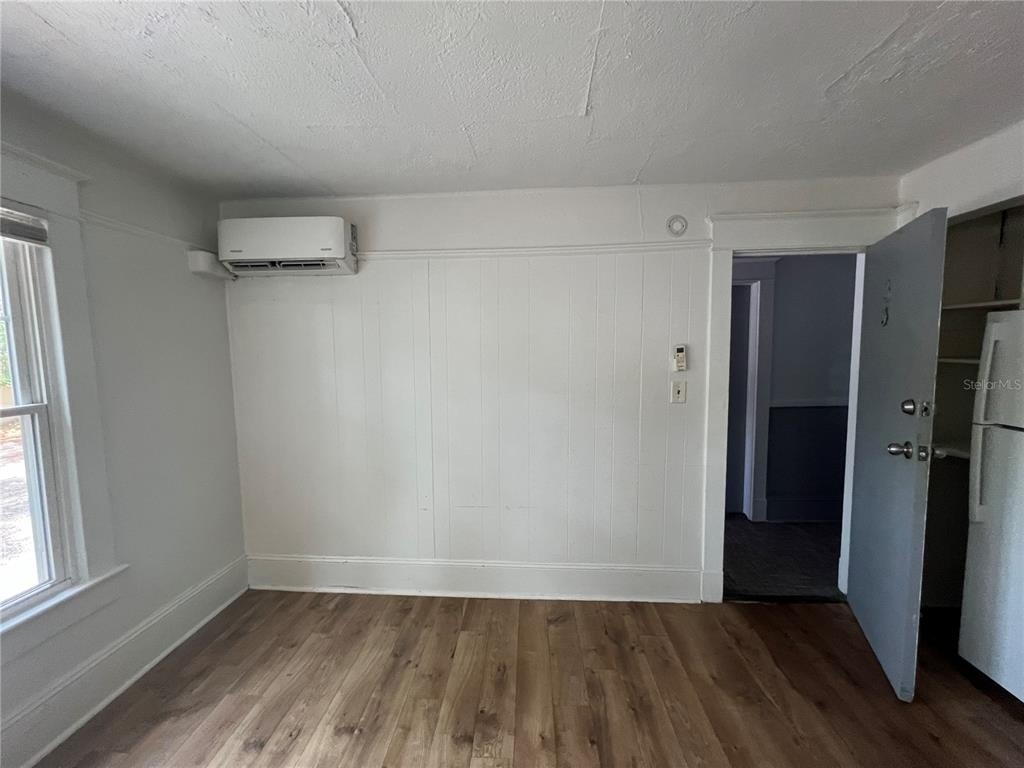 510 E Jackson St - Photo 3