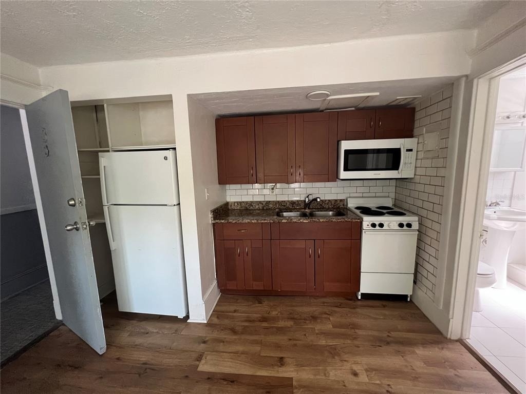510 E Jackson St - Photo 10