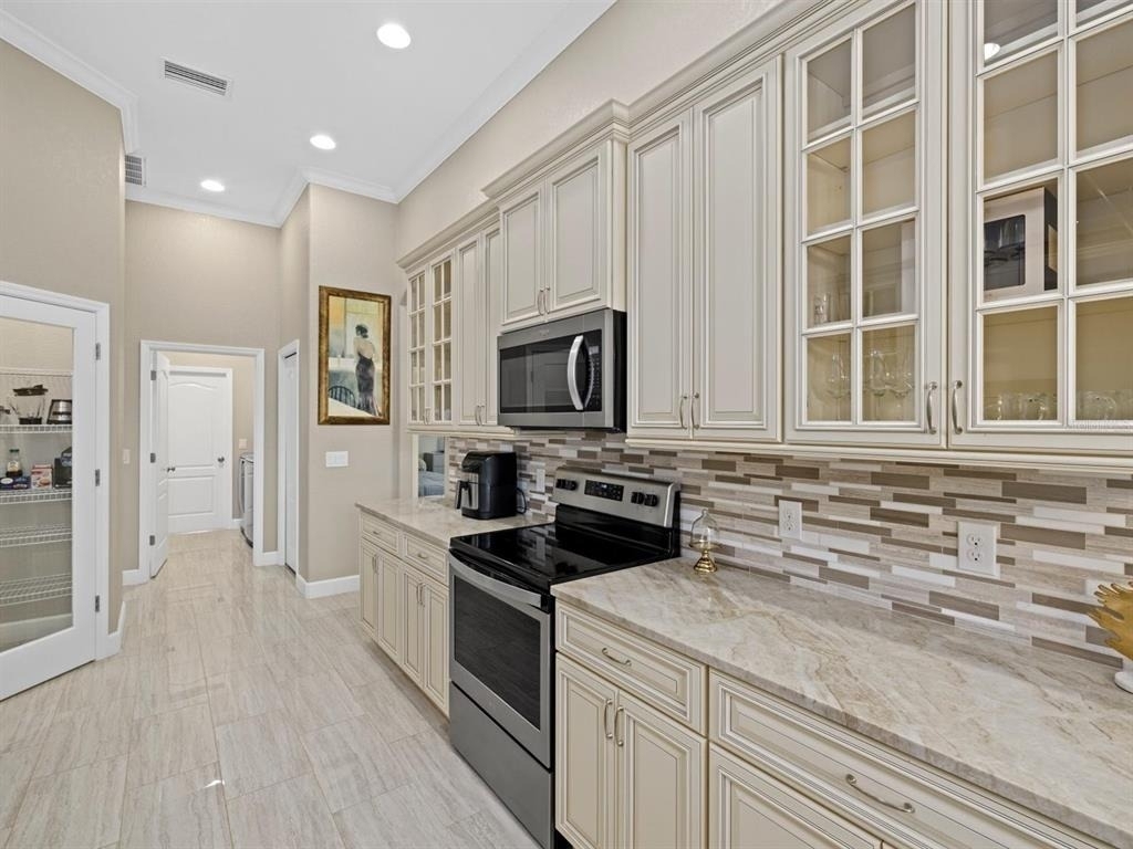 340 Mccabe Street - Photo 8