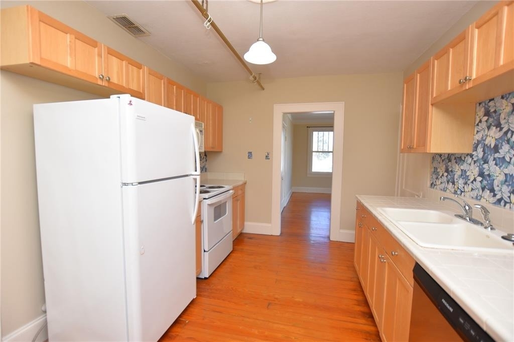 709 1/2 Park Hill Avenue - Photo 8