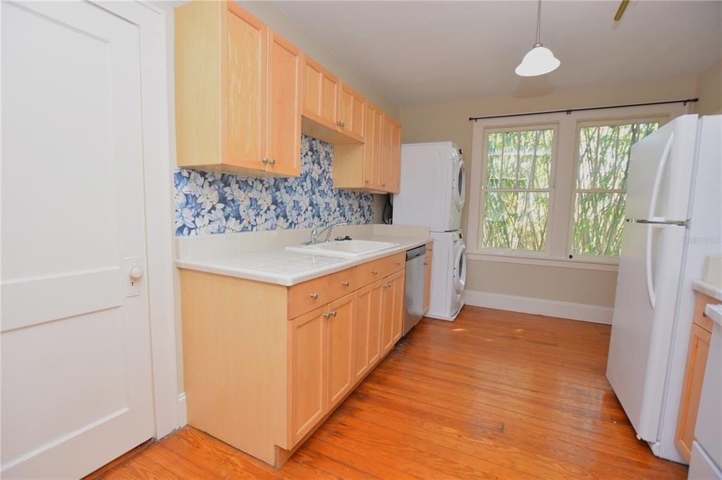 709 1/2 Park Hill Avenue - Photo 6