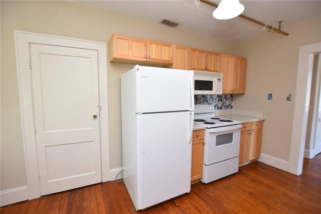 709 1/2 Park Hill Avenue - Photo 7