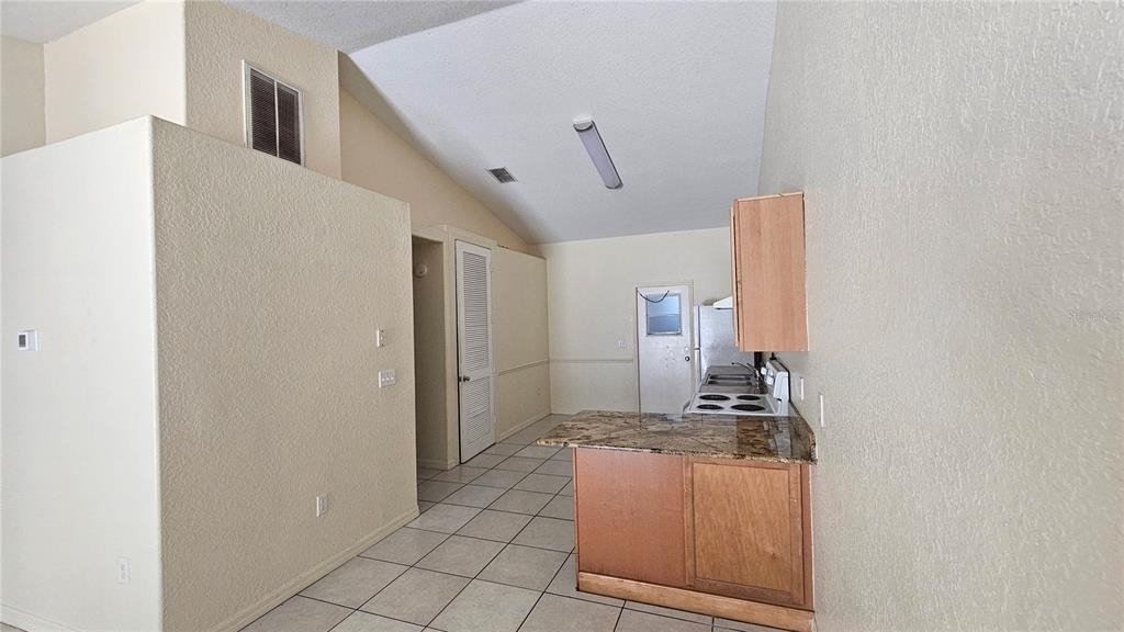 711 Lake Jessie Drive - Photo 4