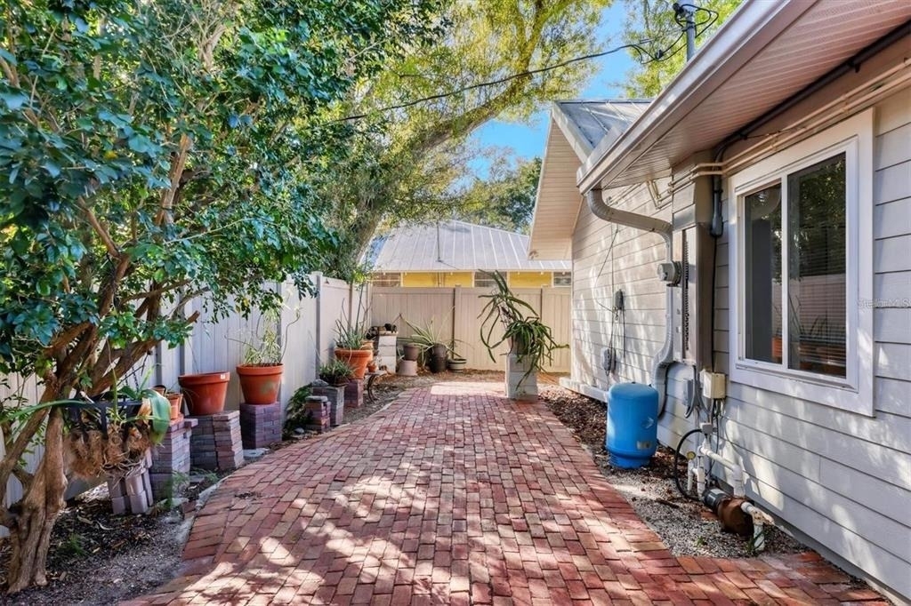 1792 Floyd Street - Photo 32