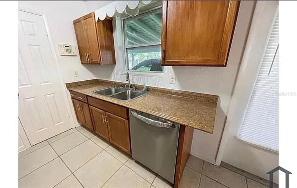21499 Glendale Avenue - Photo 1