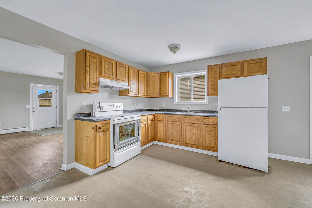 108 E Market Street - Photo 6