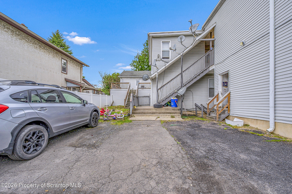 108 E Market Street - Photo 19