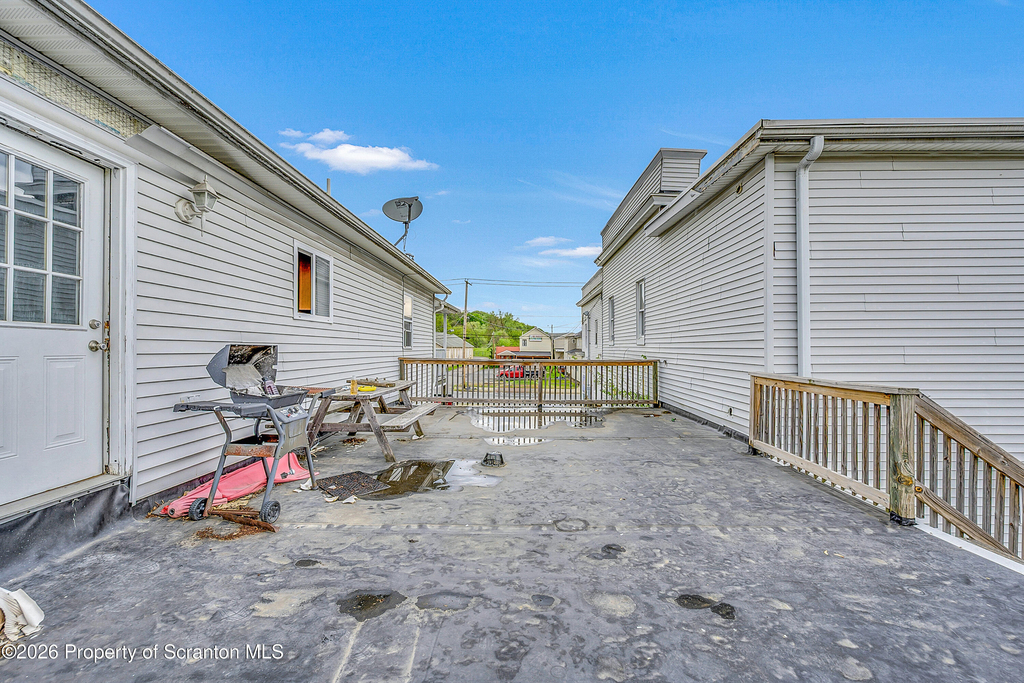 108 E Market Street - Photo 15