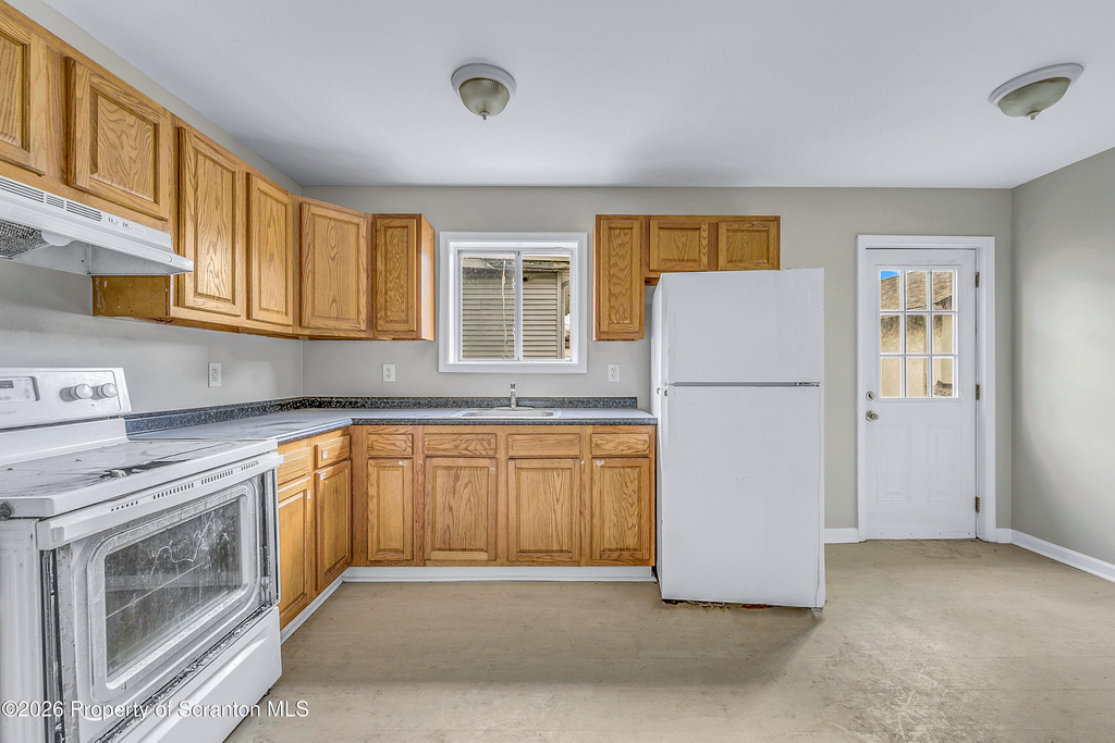 108 E Market Street - Photo 8