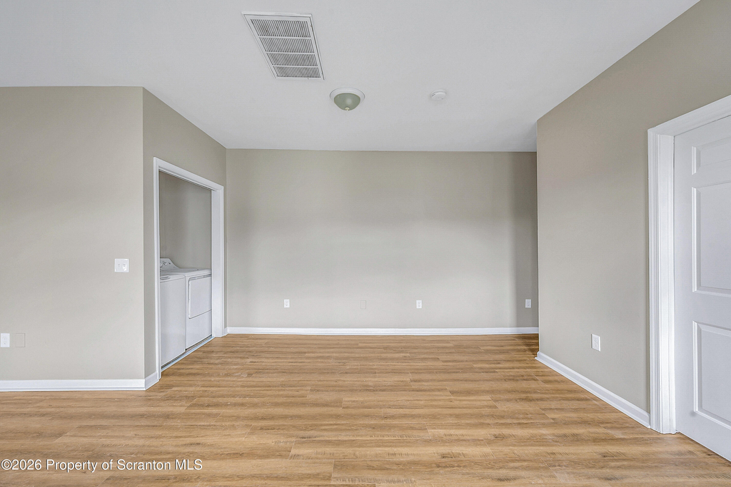 114 E Market Street - Photo 6
